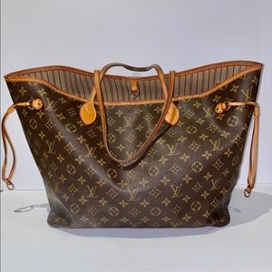 LOUIS VUITTON never full tote purse